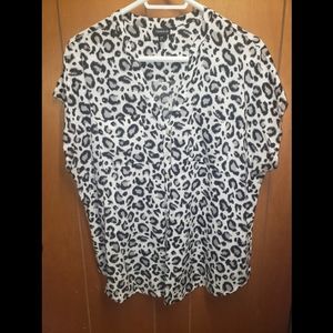 00 • TORRID • White Leopard Blouse